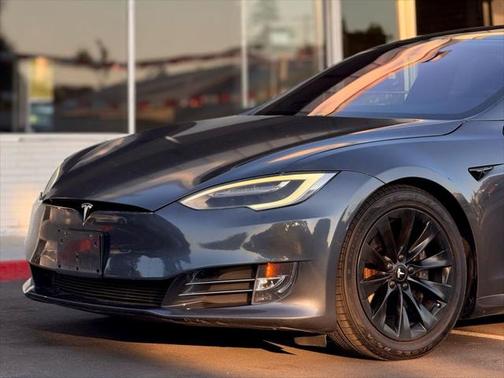 2017 Tesla Model S 75D