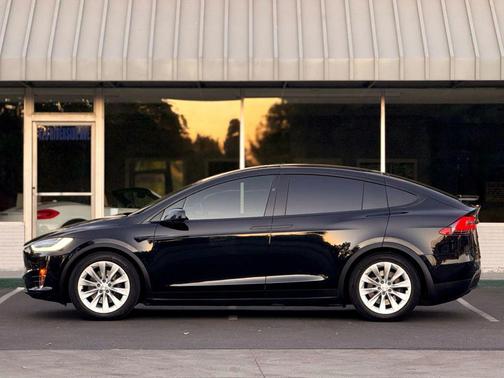 2017 Tesla Model X 90D