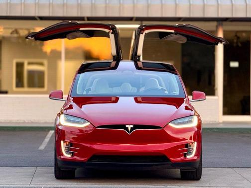 2018 Tesla Model X 100D Sport Utility 4D