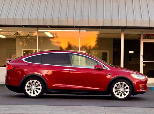 2018 Tesla Model X 100D Sport Utility 4D