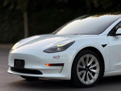 2022 Tesla Model 3 Standard Range