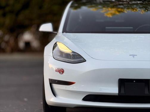 2022 Tesla Model 3 Standard Range