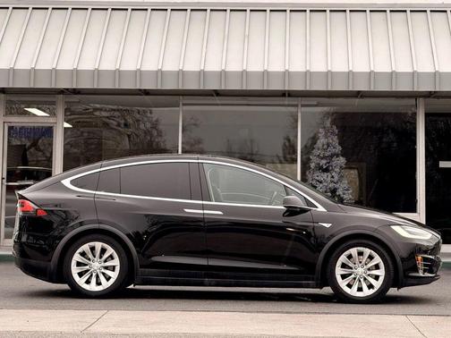 2016 Tesla Model X 75D