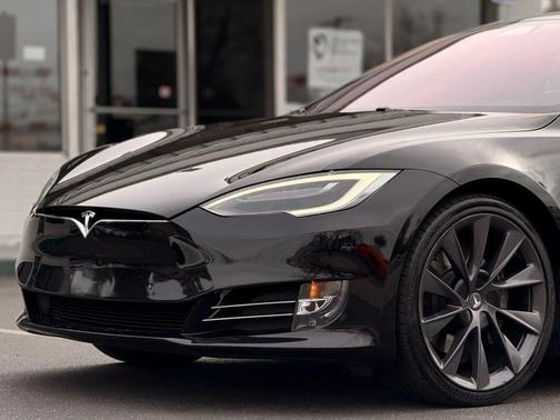 2020 Tesla Model S Long Range Plus