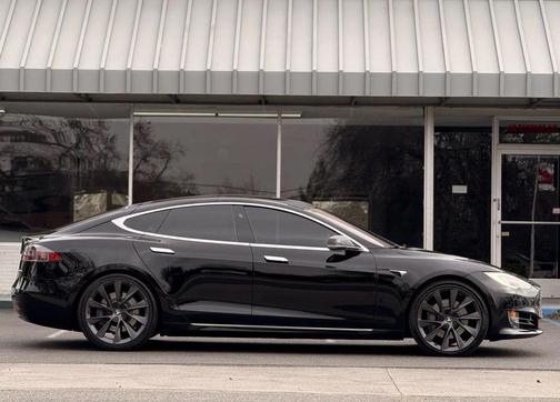 2020 Tesla Model S Long Range Plus