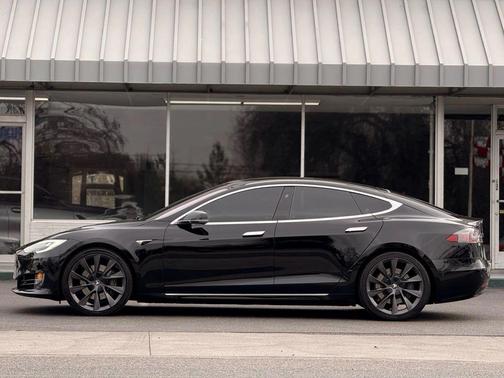 2020 Tesla Model S Long Range Plus