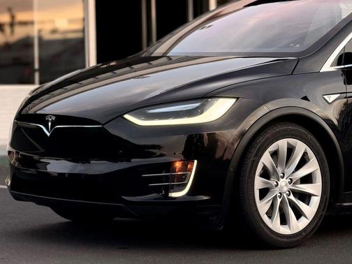 2016 Tesla Model X 75D Sport Utility 4D
