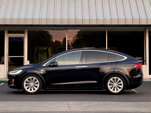 2016 Tesla Model X 75D Sport Utility 4D