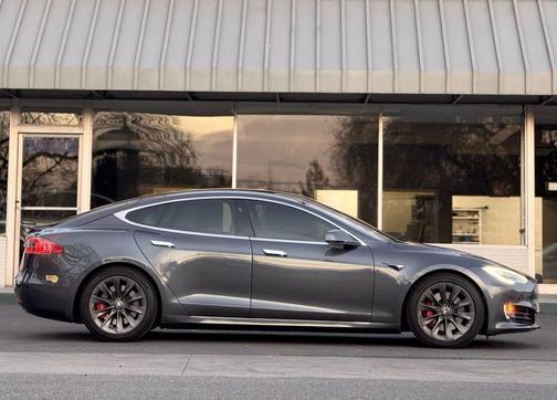 2020 Tesla Model S Long Range Plus