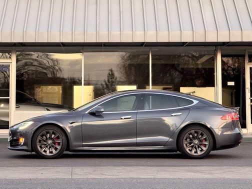 2020 Tesla Model S Long Range Plus