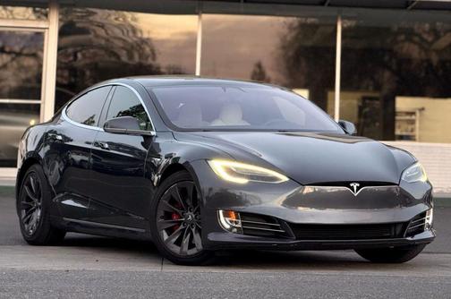 2020 Tesla Model S Long Range Plus