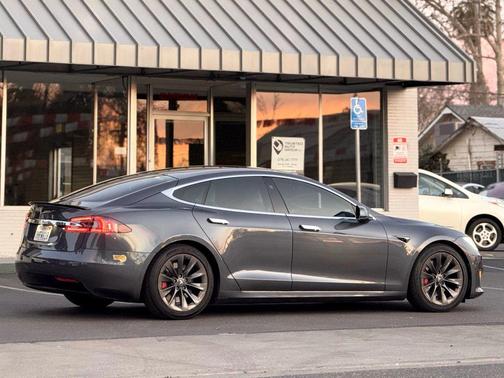 2020 Tesla Model S Long Range Plus