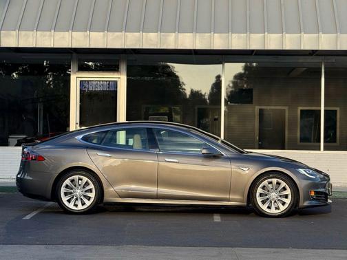 2016 Tesla Model S 60D