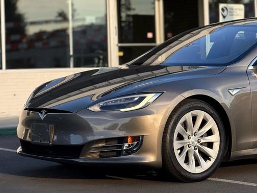 2016 Tesla Model S 60D