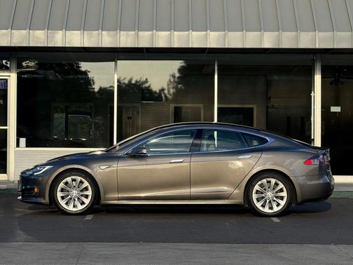 2016 Tesla Model S 60D