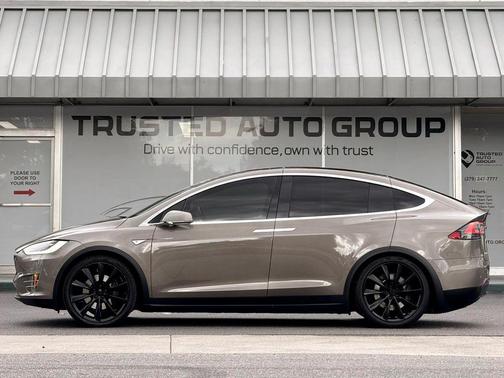 Gold 2016 Tesla Model X 90D