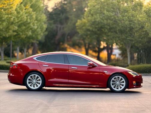 2016 Tesla Model S 75D