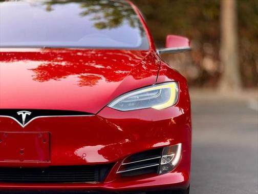 2016 Tesla Model S 75D