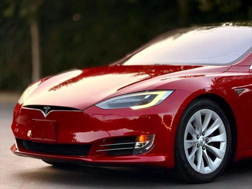 2016 Tesla Model S 75D