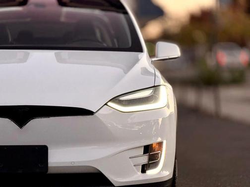 2016 Tesla Model X 60D Sport Utility 4D