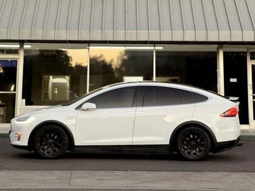 2016 Tesla Model X 60D Sport Utility 4D