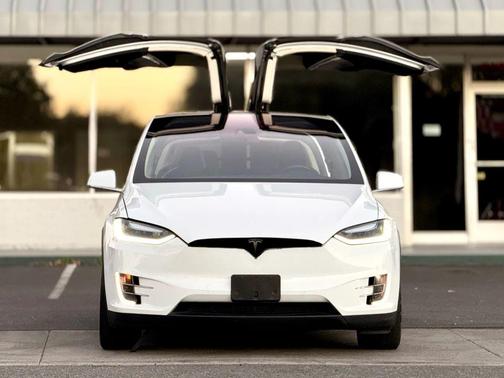 2016 Tesla Model X 60D Sport Utility 4D