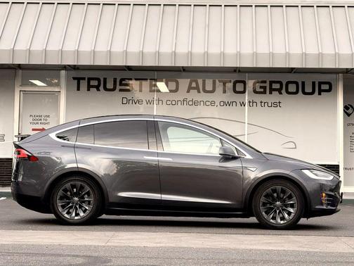 Grey 2016 Tesla Model X 90D