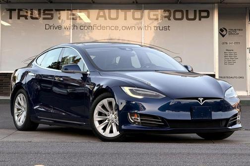 Deep Blue Metallic 2016 Tesla Model S 90D