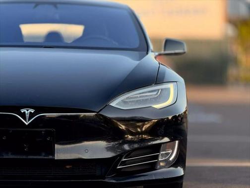2018 Tesla Model S 75D