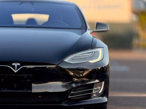 2018 Tesla Model S 75D