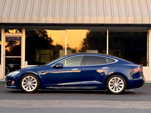2016 Tesla Model S 75D