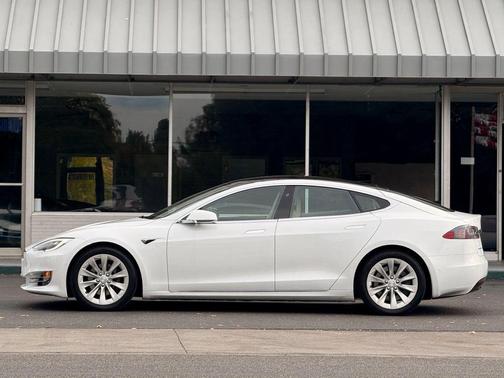 2017 Tesla Model S 90D