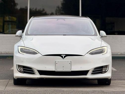 2017 Tesla Model S 90D