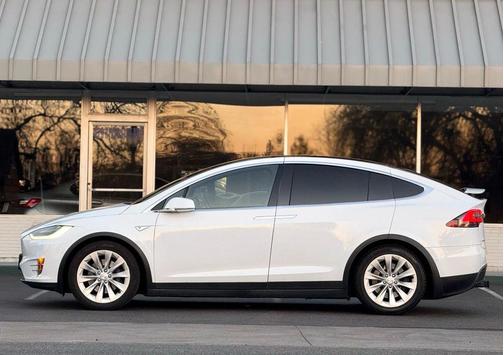 2016 Tesla Model X 75D