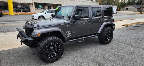 2017 Jeep Wrangler Unlimited Sahara