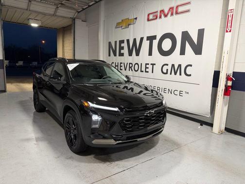 Black Metallic 2026 Chevrolet Trax ACTIV