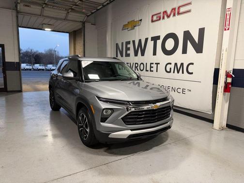 Sterling Gray Metallic 2026 Chevrolet Trailblazer LT
