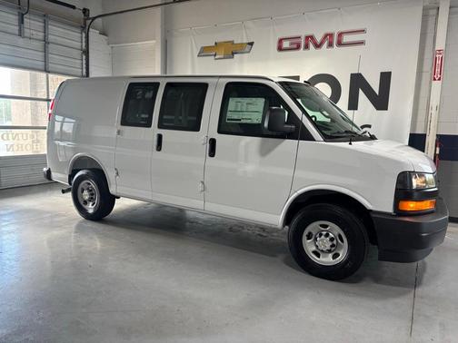 2025 Chevrolet Express 2500 Work Van