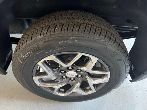 Onyx Black 2026 GMC Sierra 1500 SLE