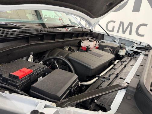 Glacier White 2026 GMC Sierra 1500 SLT