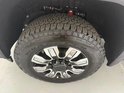 Summit White 2026 GMC Sierra 2500 Denali