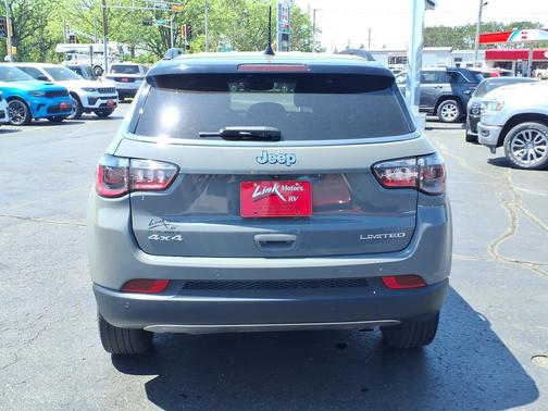 Sting-Gray Clearcoat 2024 Jeep Compass Limited