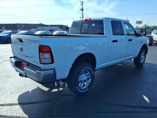 2024 RAM 3500 Tradesman Crew Cab 4x4 6'4' Box