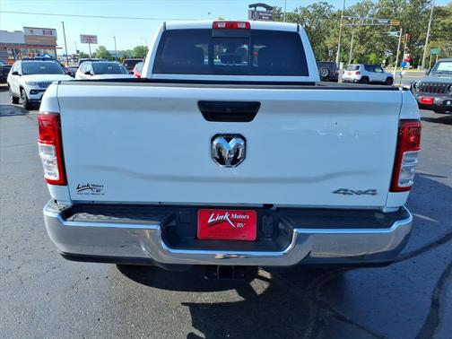 2024 RAM 3500 Tradesman Crew Cab 4x4 6'4' Box