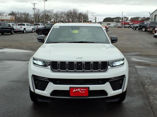 Bright White Clearcoat 2026 Jeep Grand Cherokee Limited