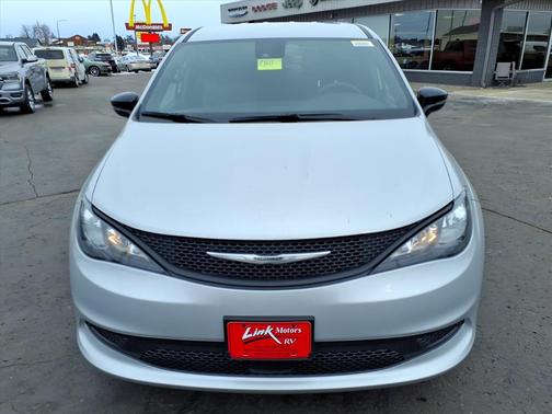 2026 Chrysler Voyager LX