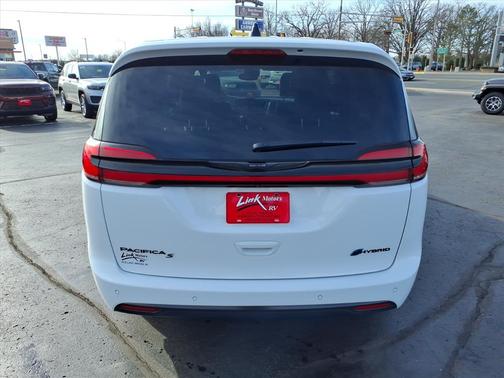 2024 Chrysler Pacifica Hybrid S Appearance Pkg