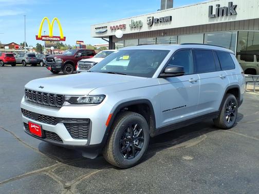 Silver Zynith 2026 Jeep Grand Cherokee L Altitude