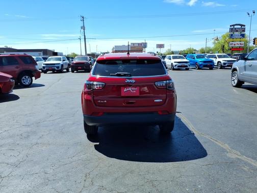 Red Hot Pearlcoat 2025 Jeep Compass Latitude