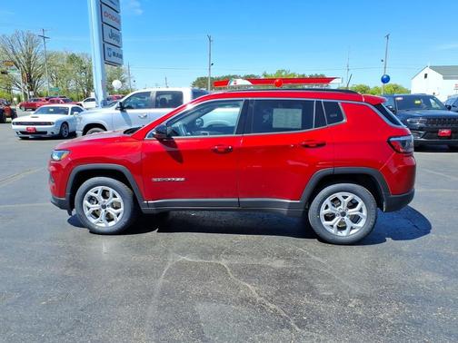 Red Hot Pearlcoat 2025 Jeep Compass Latitude